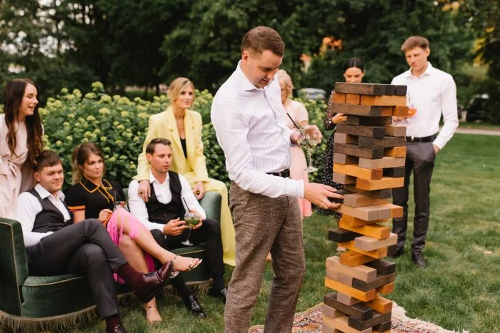 Išskirtiniai lauko žaidimai vestuvėms. Kaladėlių bokšto XXL nuoma