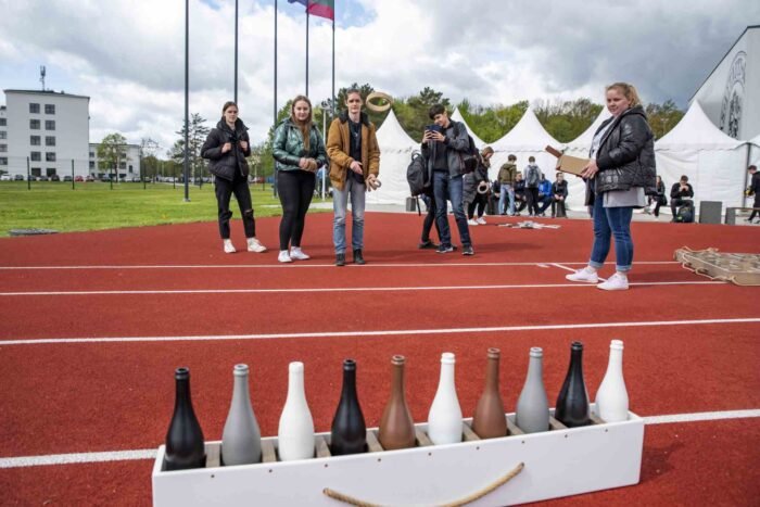 Žaidimai studentams - smagios lauko ir vidaus pramogos. Margas miškas